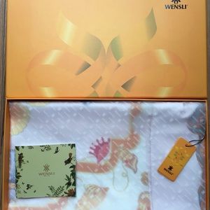 New Wensli 100% silk scarf multicolor 34”x34”